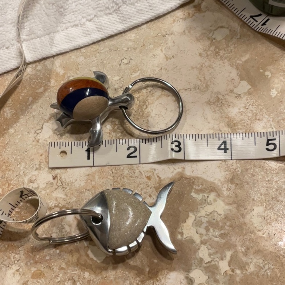 Multicolor Fish & Turtle Keychains - Picture 2 of 3